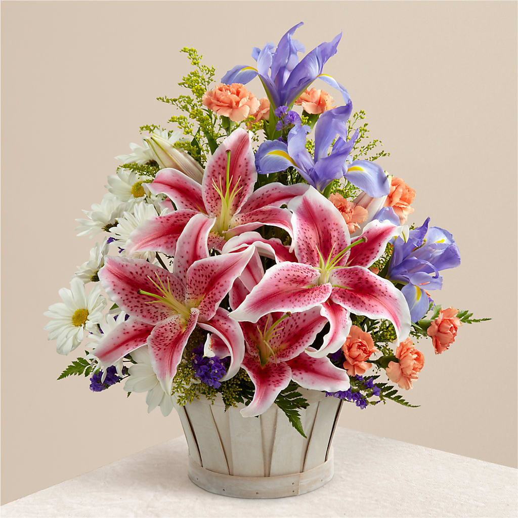 The Wondrous Nature Bouquet – Grand Flowers/irish Rose, Novi MI