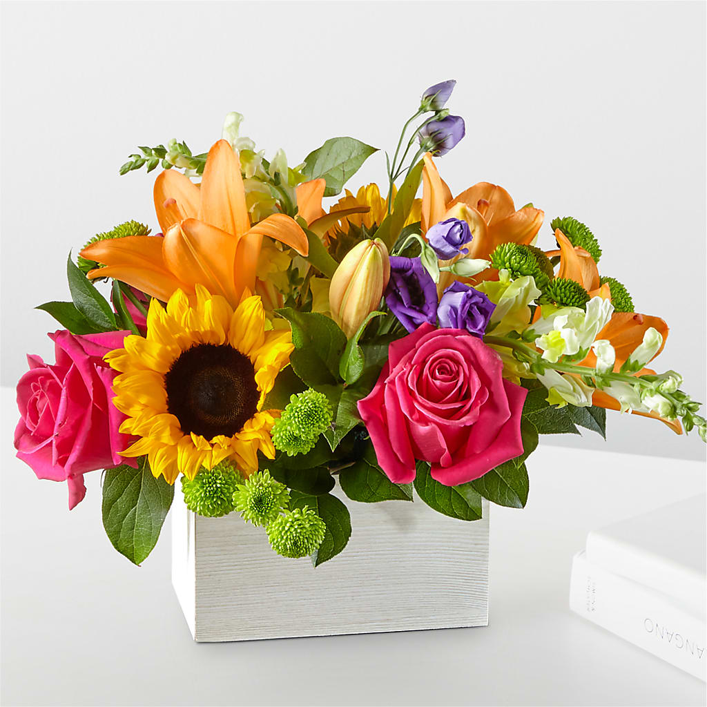 Best Day Box Bouquet – Grand Flowers/irish Rose, Novi MI