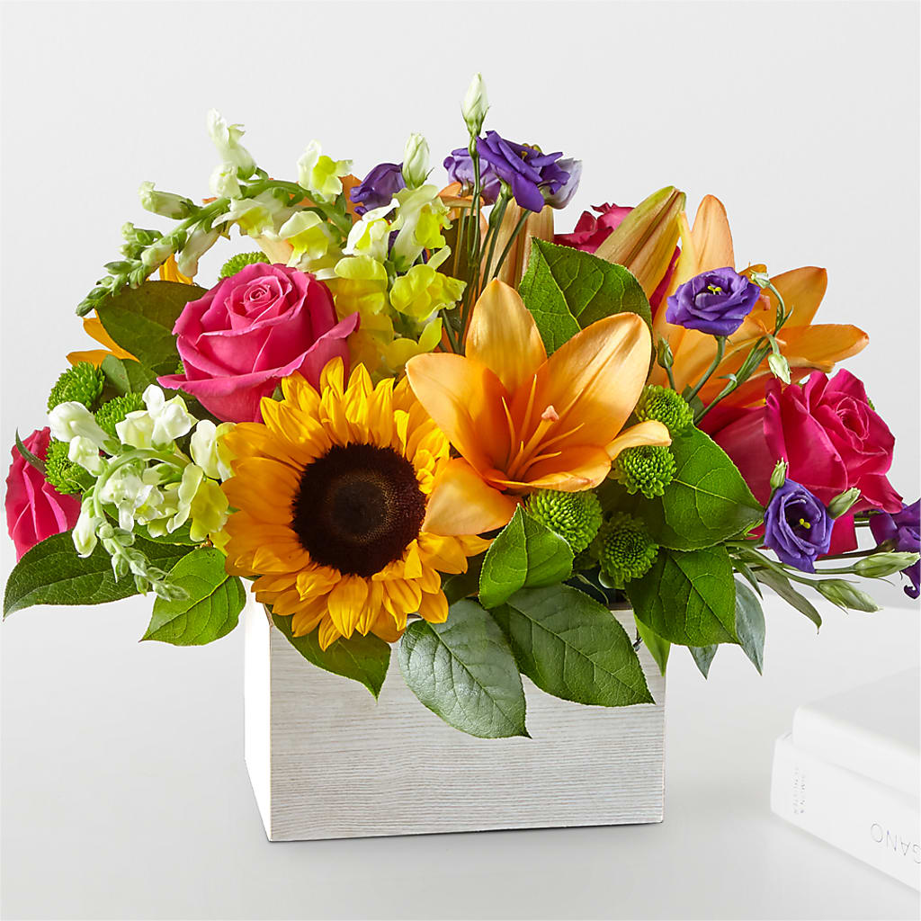 Best Day Box Bouquet – Grand Flowers/irish Rose, Novi MI