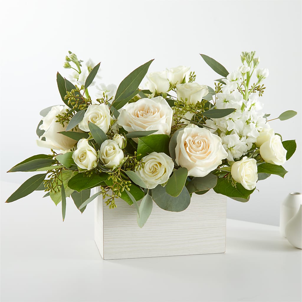 Fresh Linen Box Bouquet – Grand Flowers/irish Rose, Novi MI