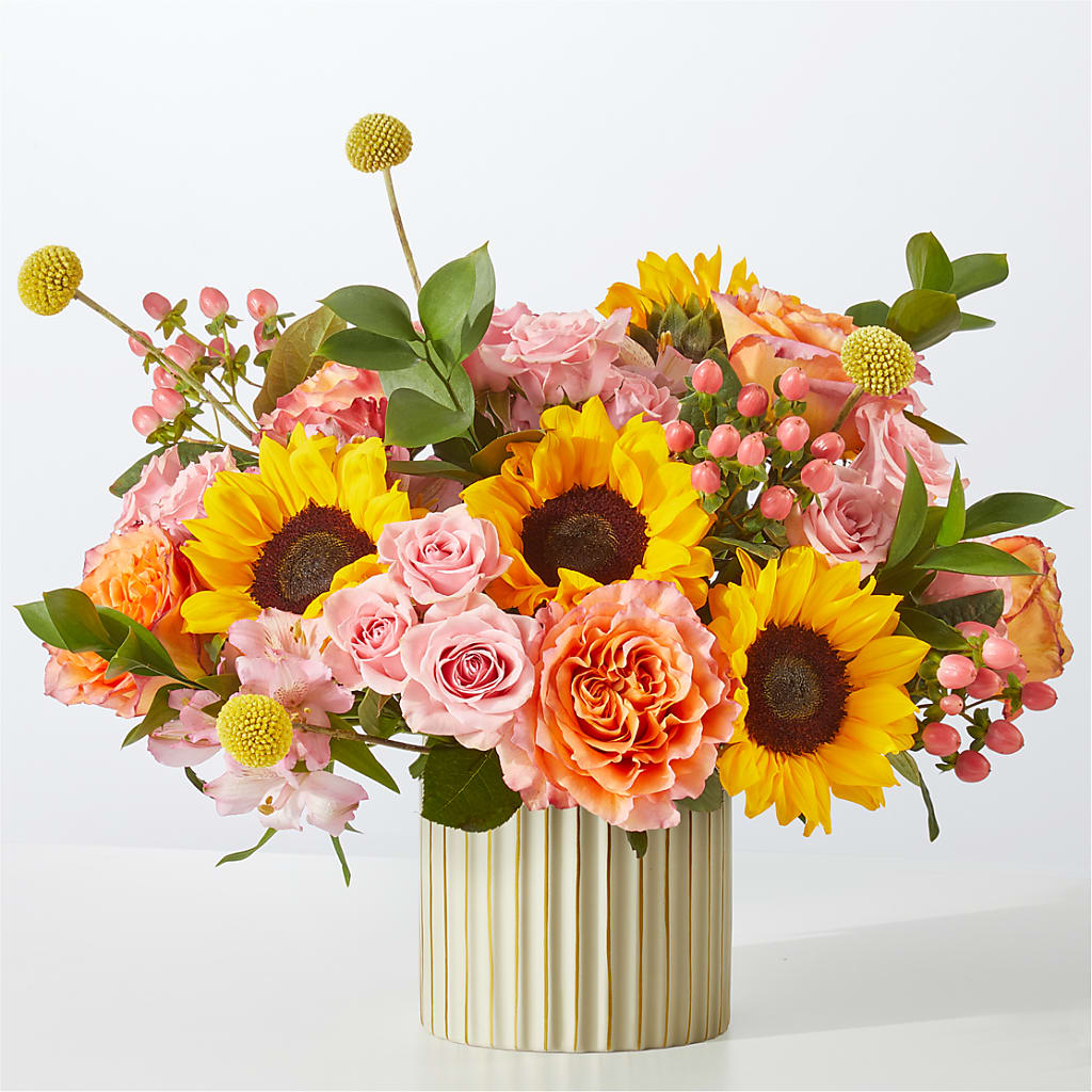 Sun's Out Bouquet – Grand Flowers/irish Rose, Novi MI