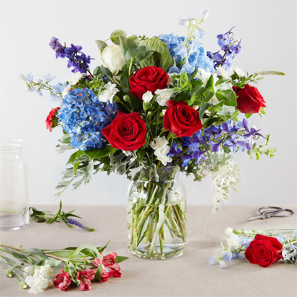 Star Spangled - A Florist Original – Grand Flowers/irish Rose, Novi MI