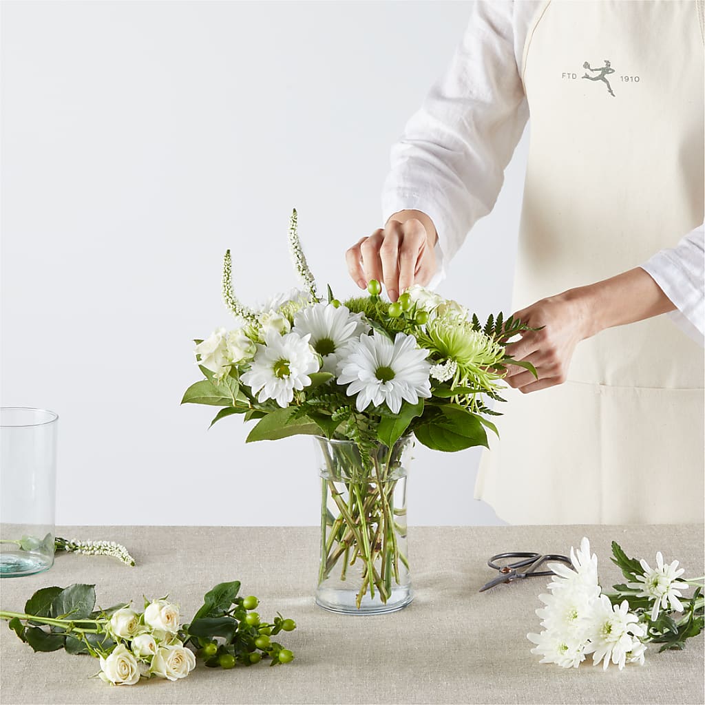 Irish Garden - A Florist Original – Grand Flowers/irish Rose, Novi MI