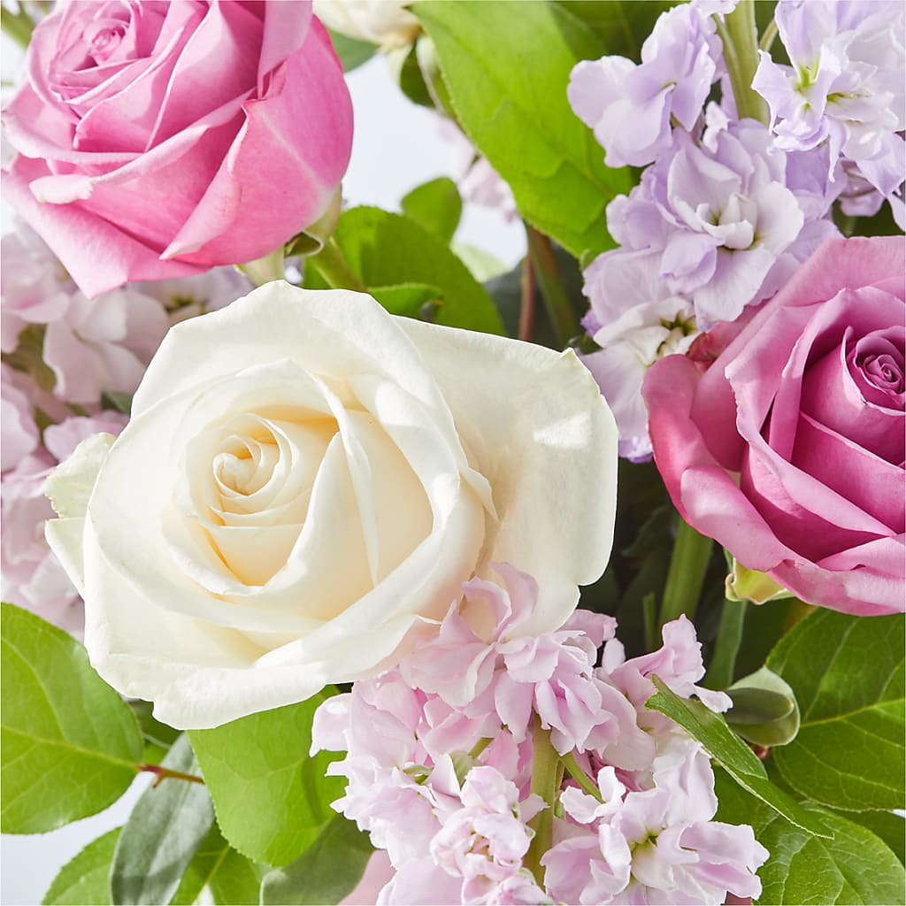 Springtime Spritz Bouquet – Grand Flowers/irish Rose, Novi MI