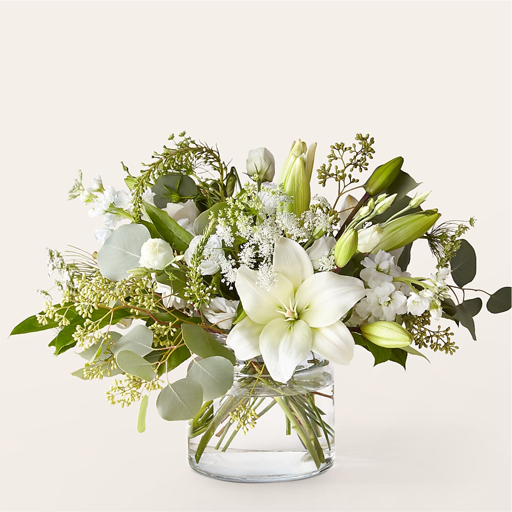Alluring Elegance Bouquet – Grand Flowers/irish Rose, Novi MI