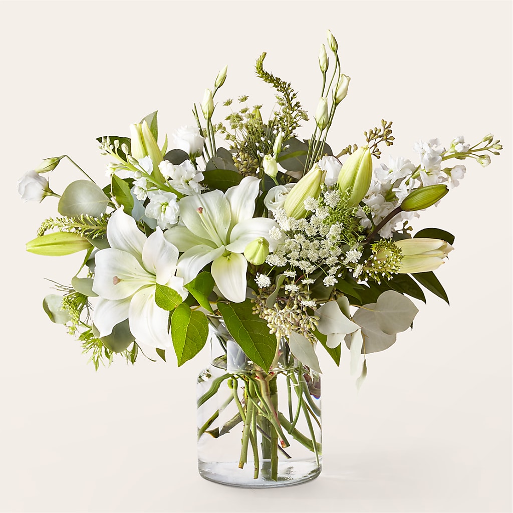 Alluring Elegance Bouquet – Grand Flowers/irish Rose, Novi MI