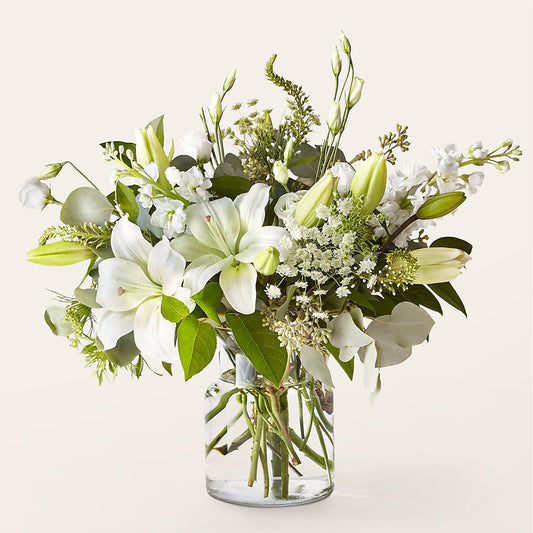 Alluring Elegance Bouquet – Grand Flowers/irish Rose, Novi MI