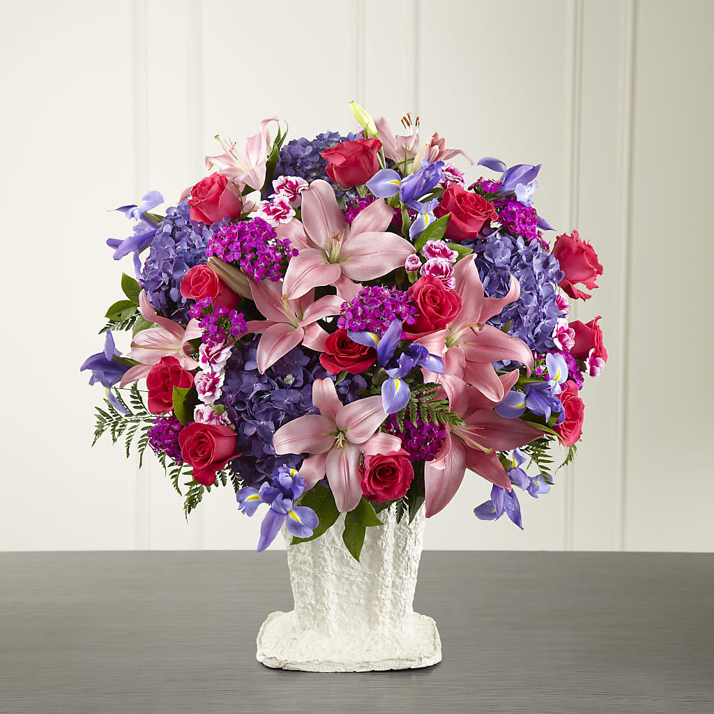 We Fondly Remember Arrangement – Grand Flowers/irish Rose, Novi MI