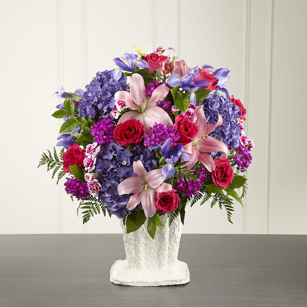 We Fondly Remember Arrangement – Grand Flowers/irish Rose, Novi MI