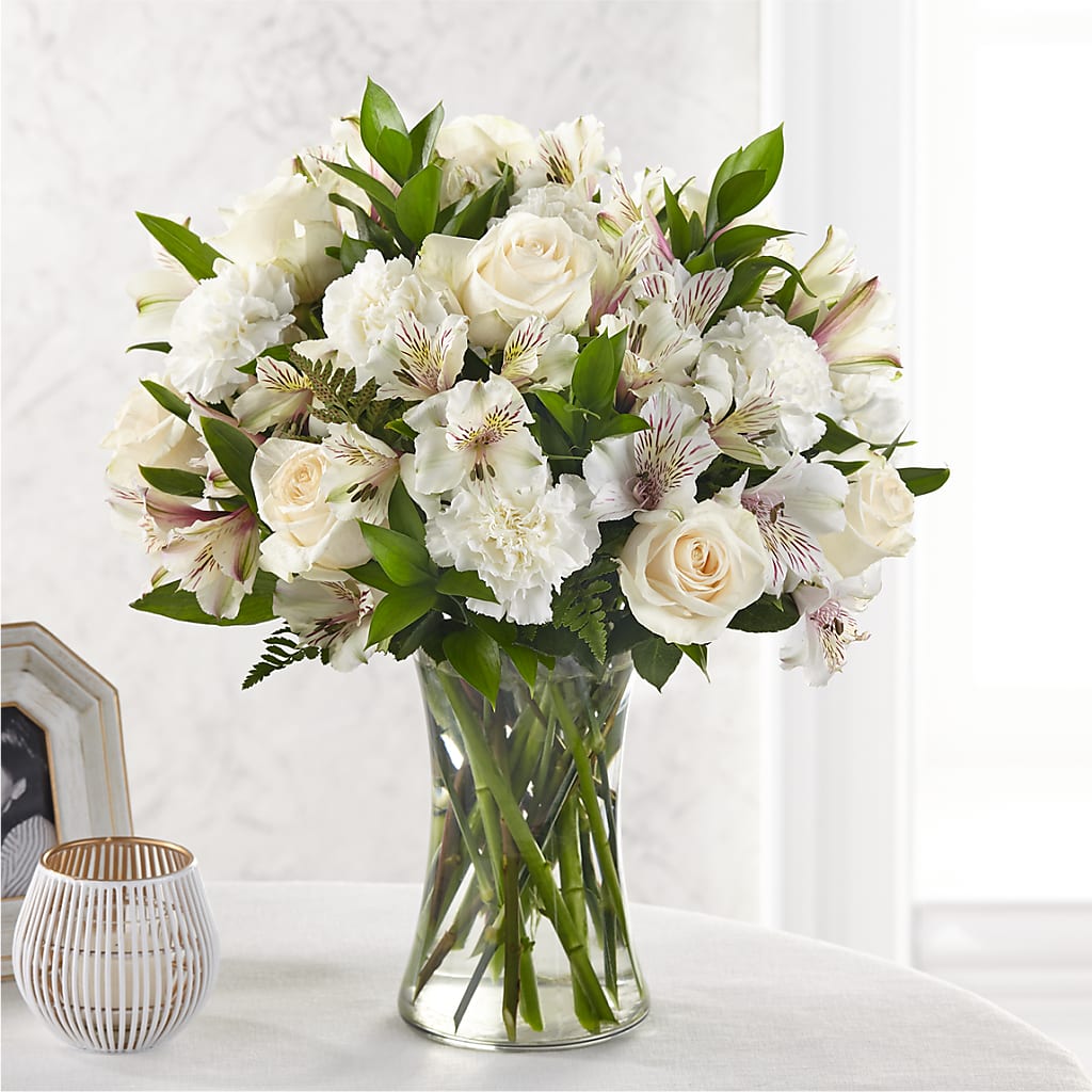 Cherished Friend Bouquet – Grand Flowers/irish Rose, Novi MI