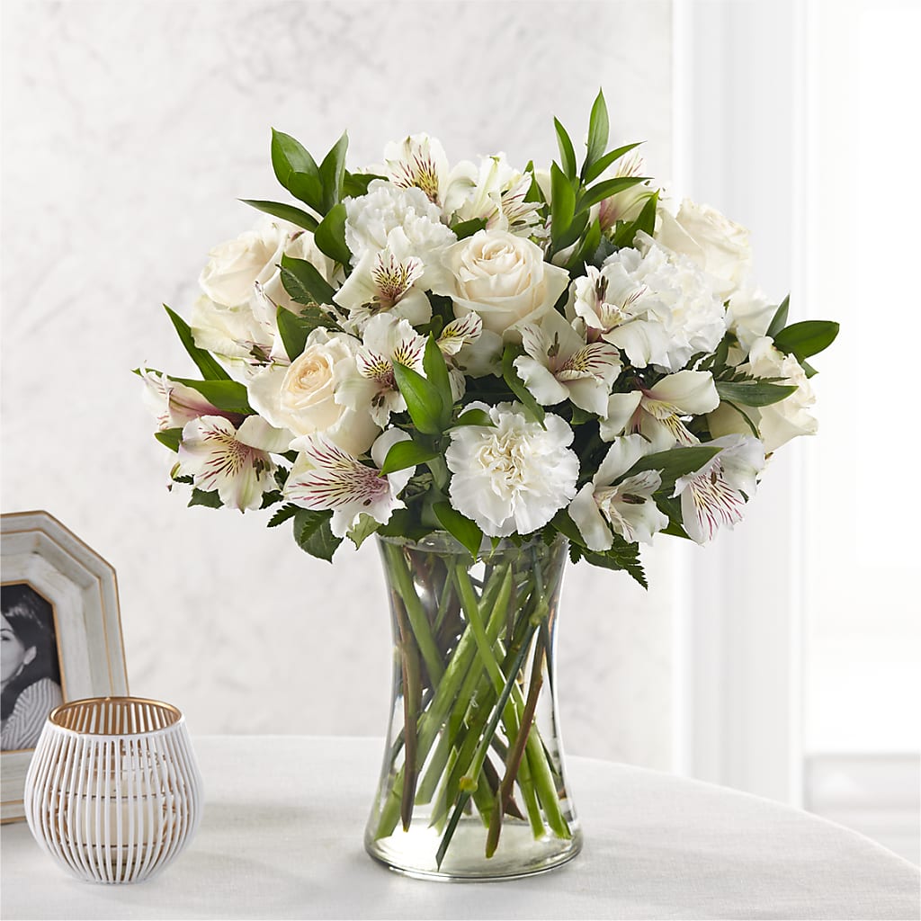 Cherished Friend Bouquet – Grand Flowers/irish Rose, Novi MI
