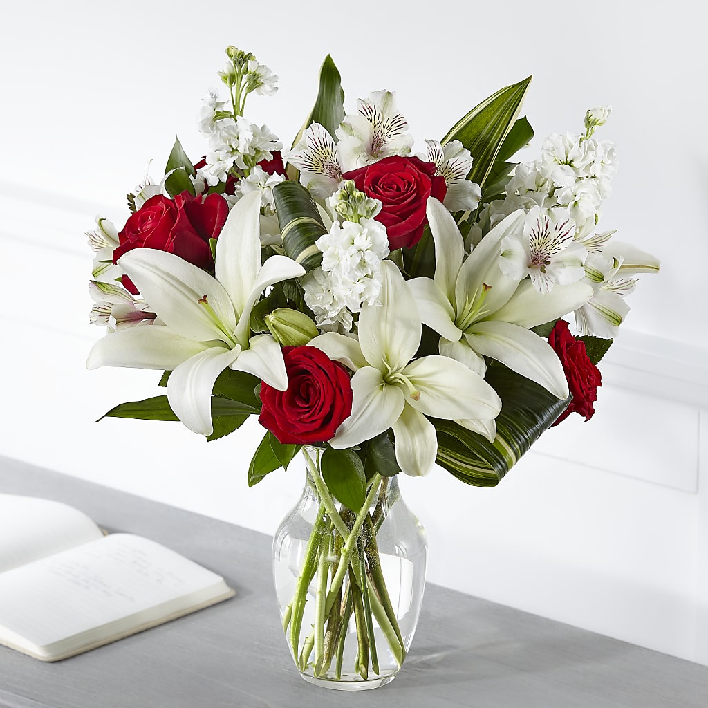 Loving Respect Bouquet – Grand Flowers/irish Rose, Novi MI