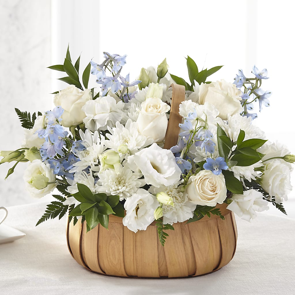 Sincerely Heartfelt Basket – Grand Flowers/irish Rose, Novi MI