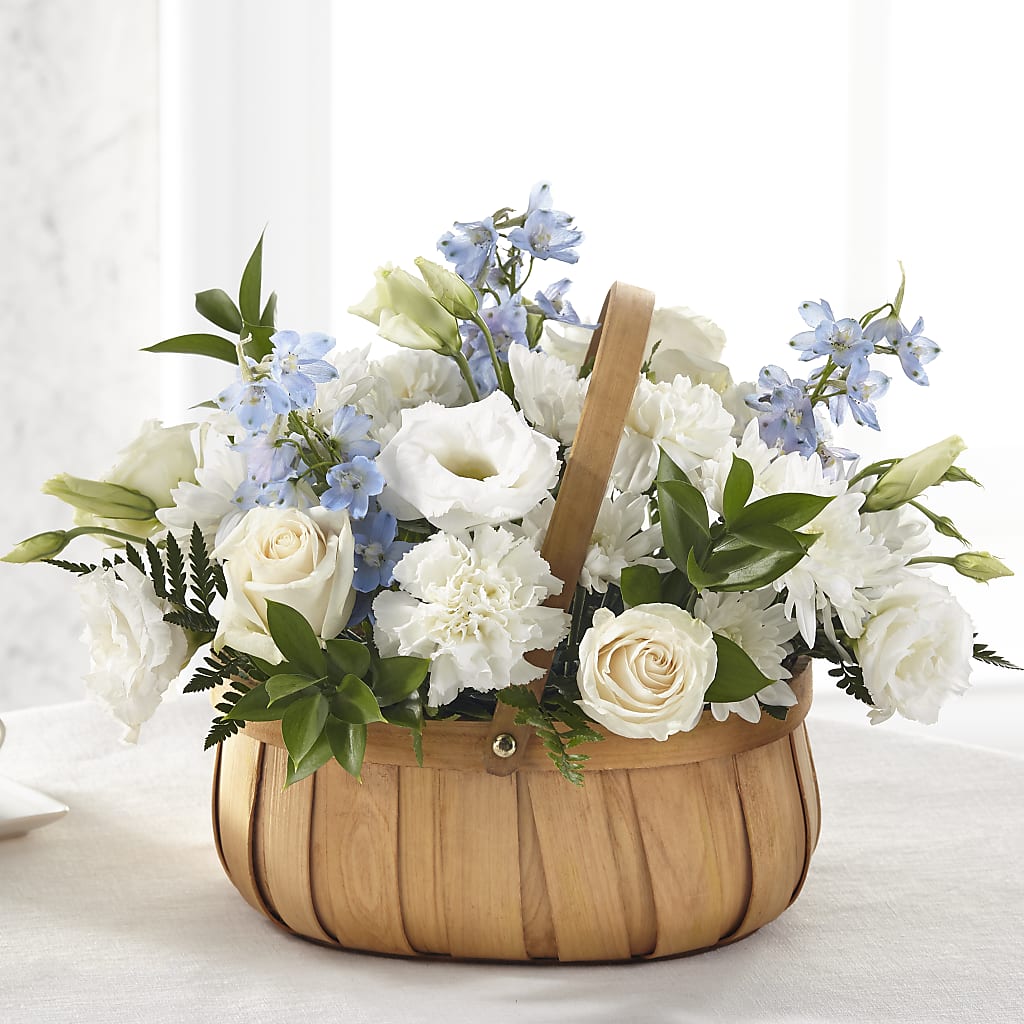 Sincerely Heartfelt Basket – Grand Flowers/irish Rose, Novi MI