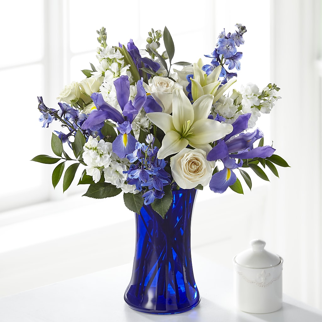 Calming Comfort Bouquet – Grand Flowers/irish Rose, Novi MI
