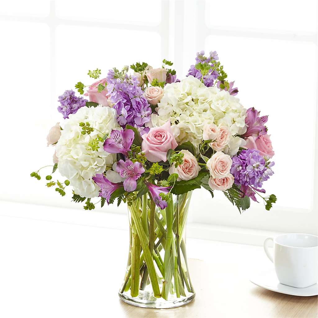 Shared Sentiment Bouquet – Grand Flowers/irish Rose, Novi MI