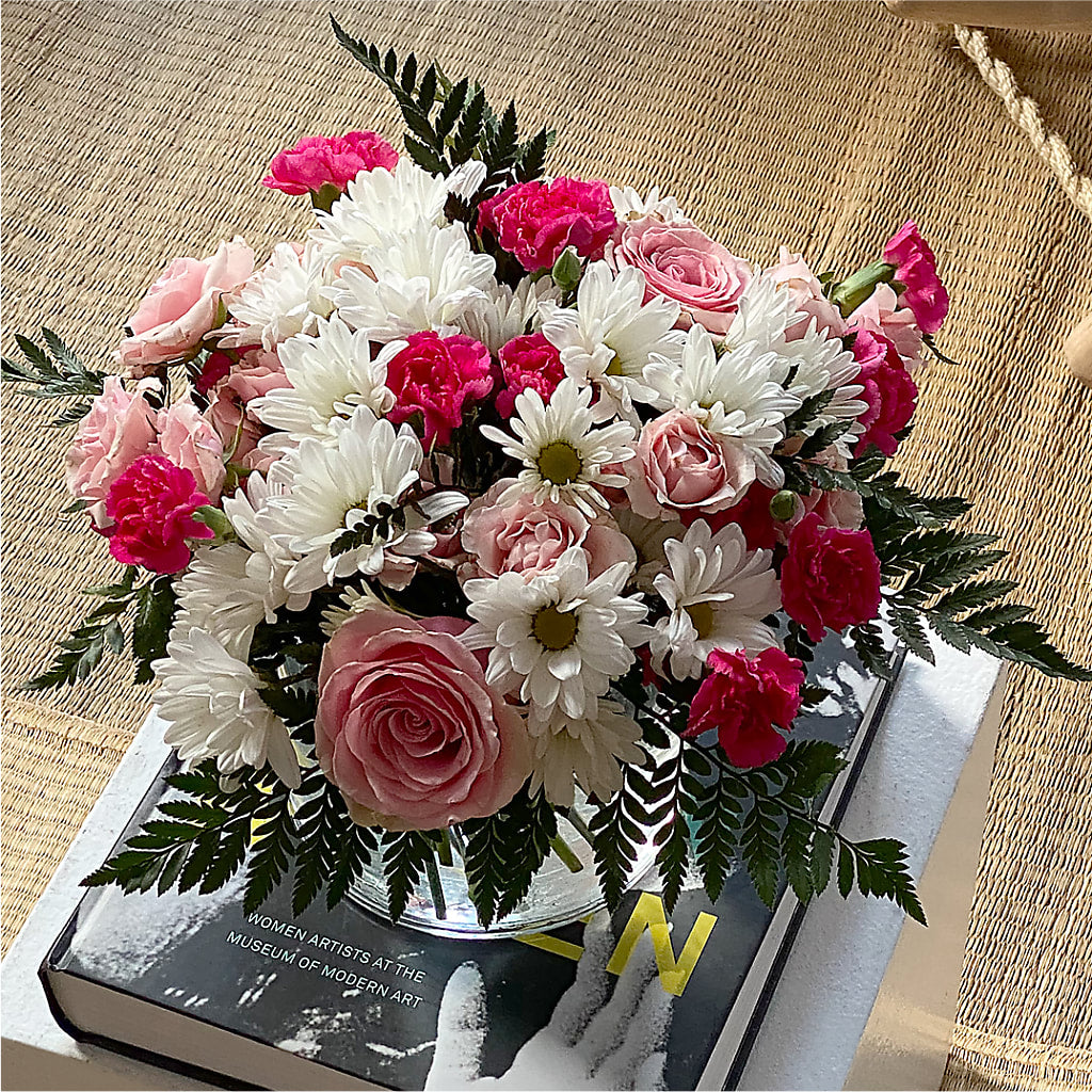 Sweet Surprises® Bouquet – Grand Flowers/irish Rose, Novi MI