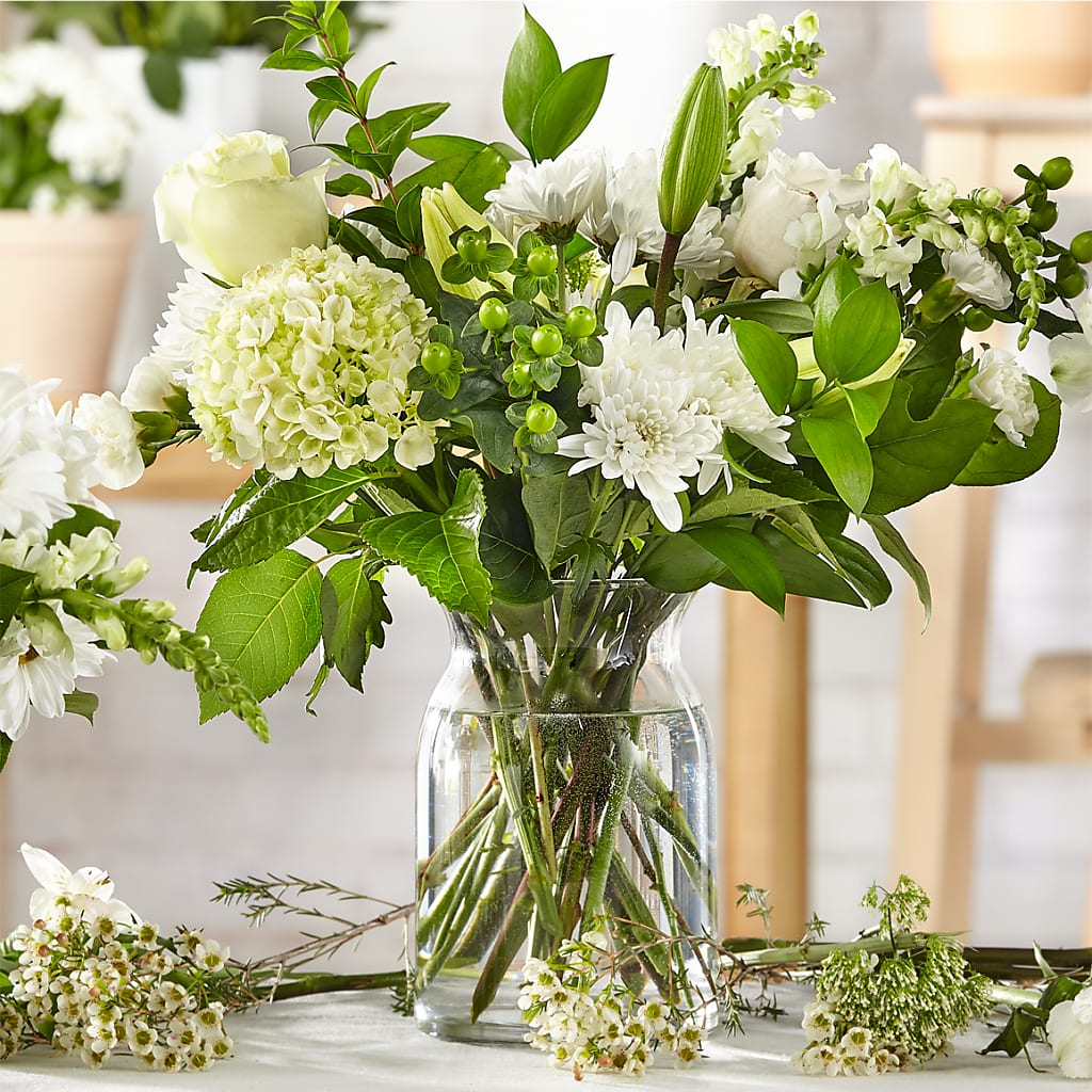 Classic Ivory – A Florist Original – Grand Flowers/irish Rose, Novi MI