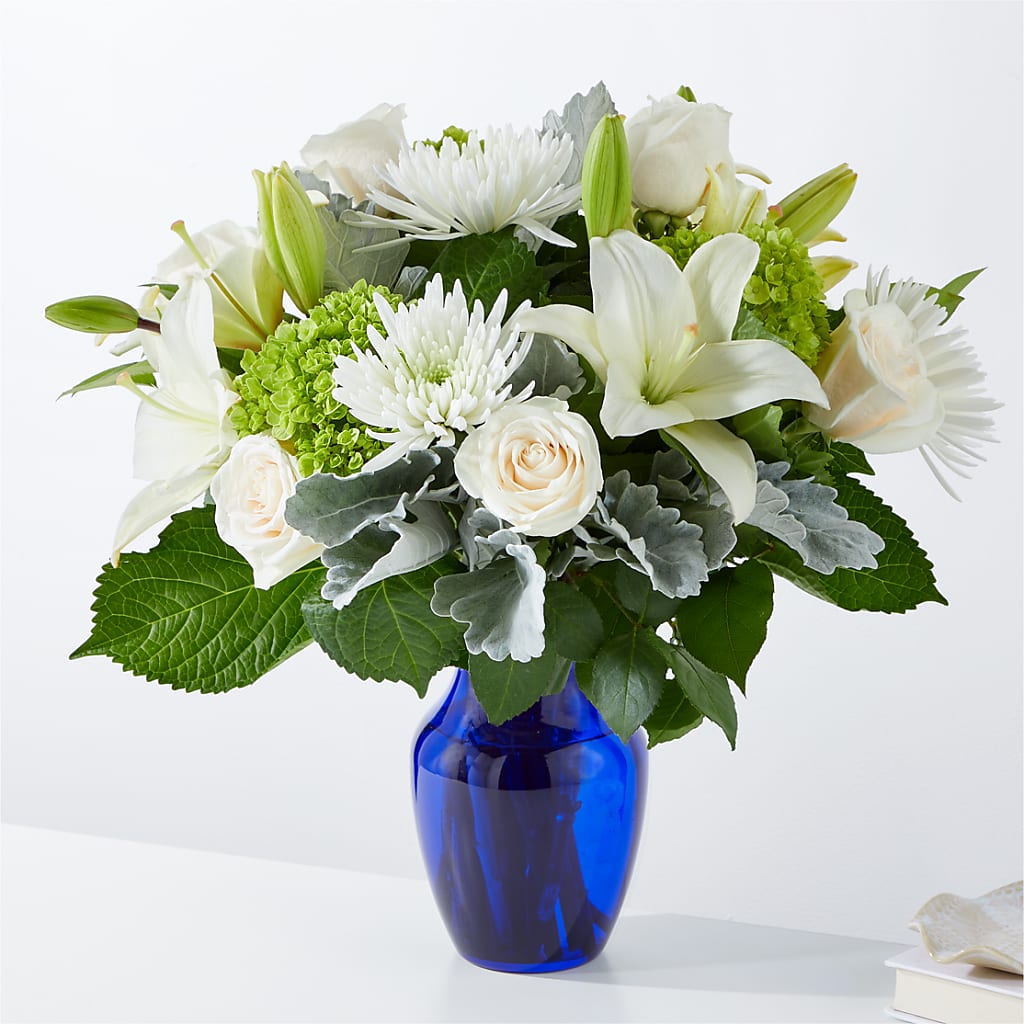 Snowy Dreams Bouquet – Grand Flowers/irish Rose, Novi MI