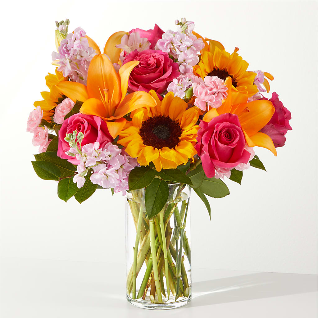 In Full Swing Bouquet – Grand Flowers/irish Rose, Novi MI