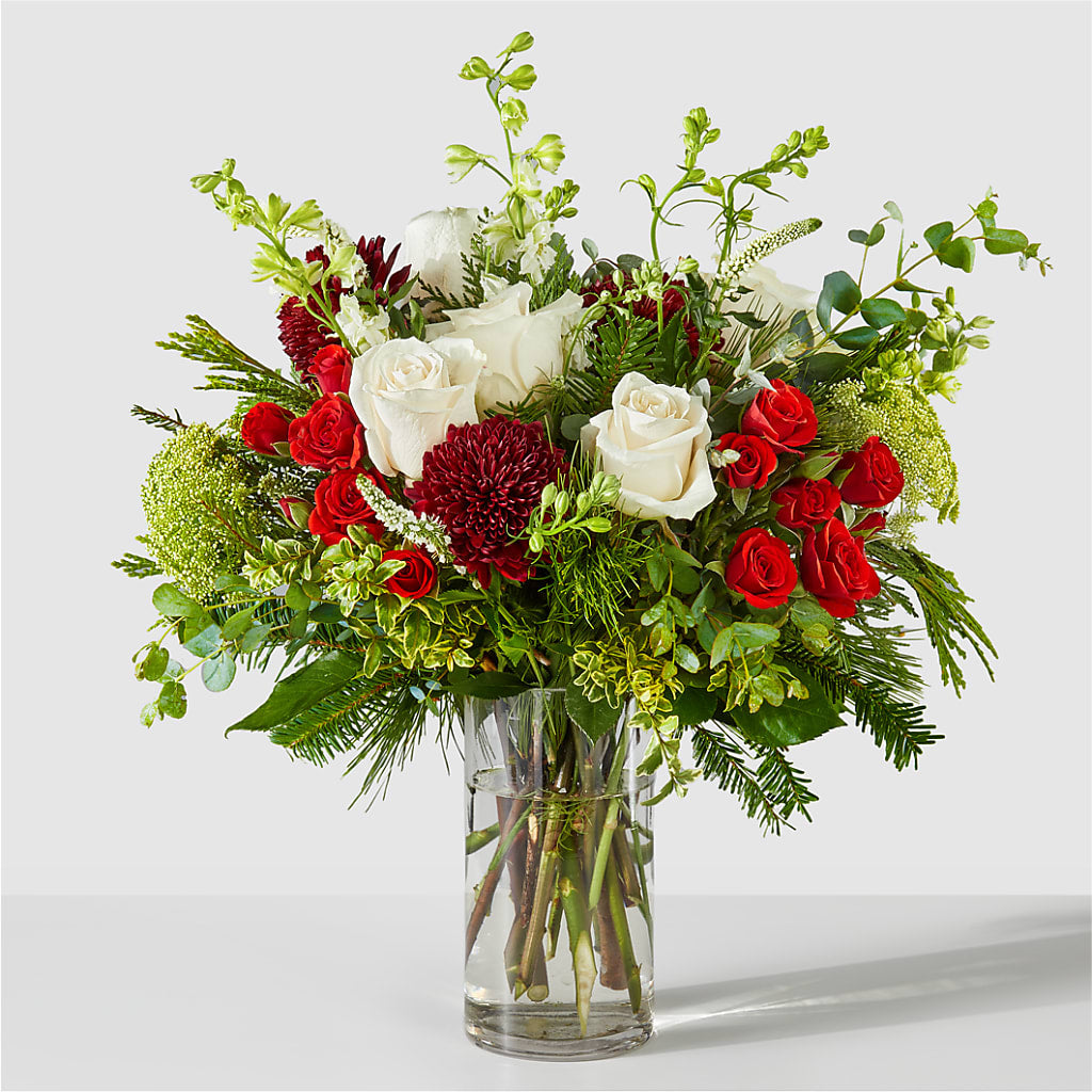 Favorite Traditions Bouquet – Grand Flowers/irish Rose, Novi MI
