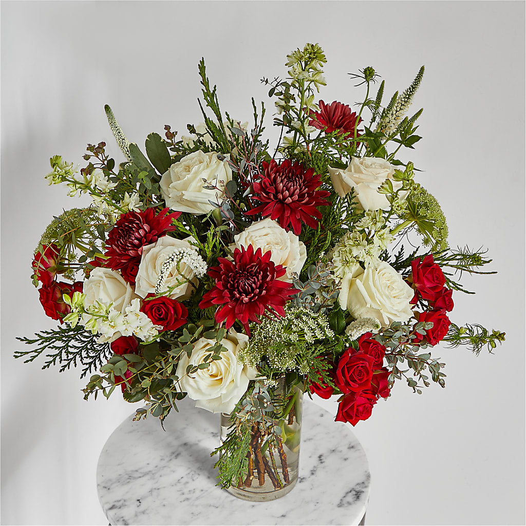 Favorite Traditions Bouquet – Grand Flowers/irish Rose, Novi MI