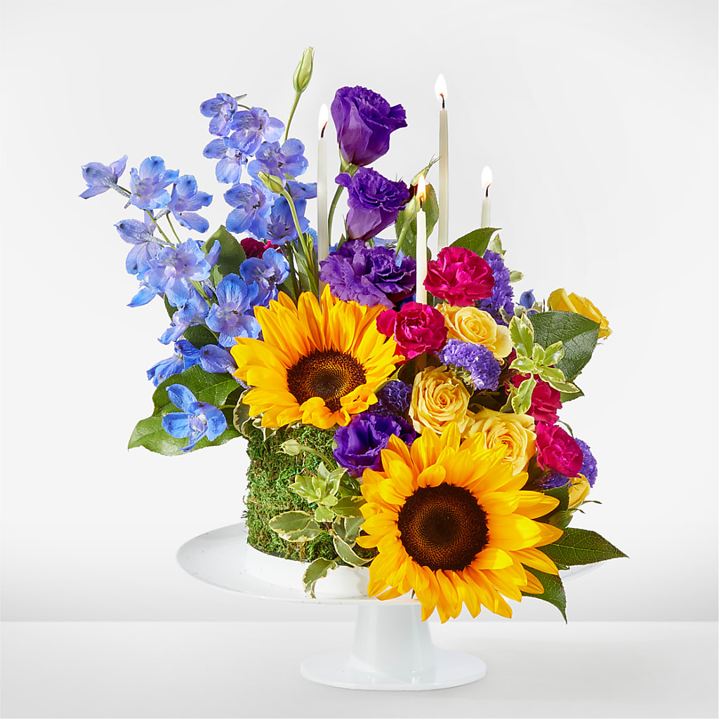 Star of the Day Floral Cake – Grand Flowers/irish Rose, Novi MI