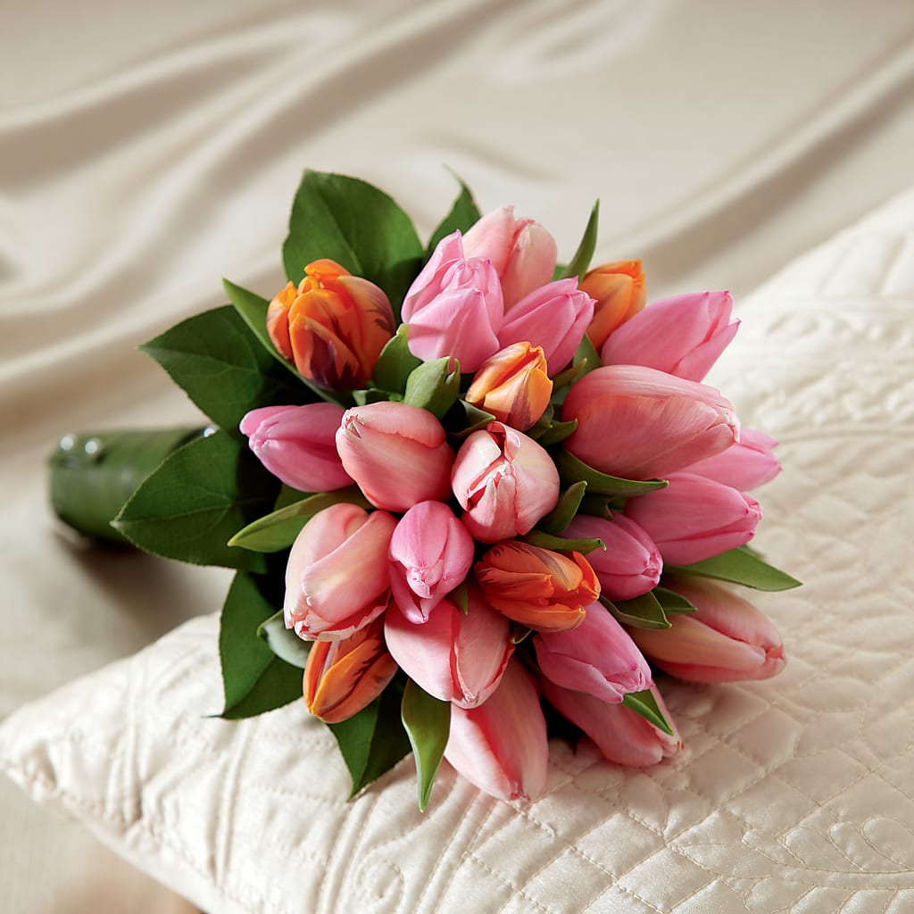 Embraceable Bouquet – Grand Flowers/irish Rose, Novi MI