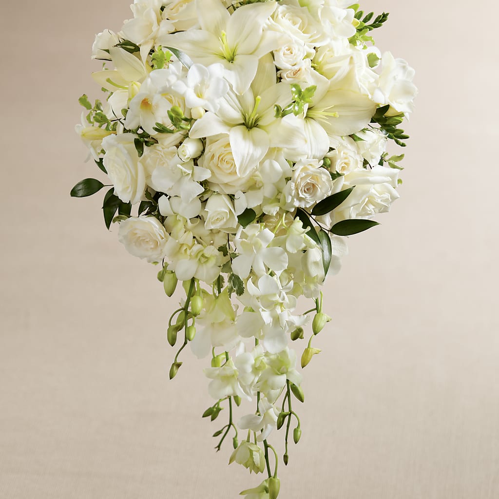White Wonders Bouquet – Grand Flowers/irish Rose, Novi MI