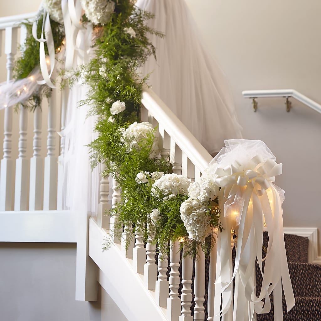Champagne Dreams Garland – Grand Flowers/irish Rose, Novi MI