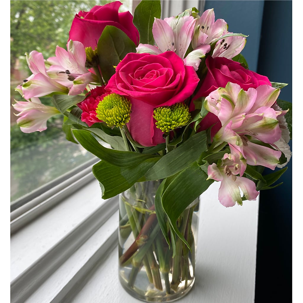 Sweet & Pretty Bouquet –  Grand Flowers/irish Rose, Novi MI