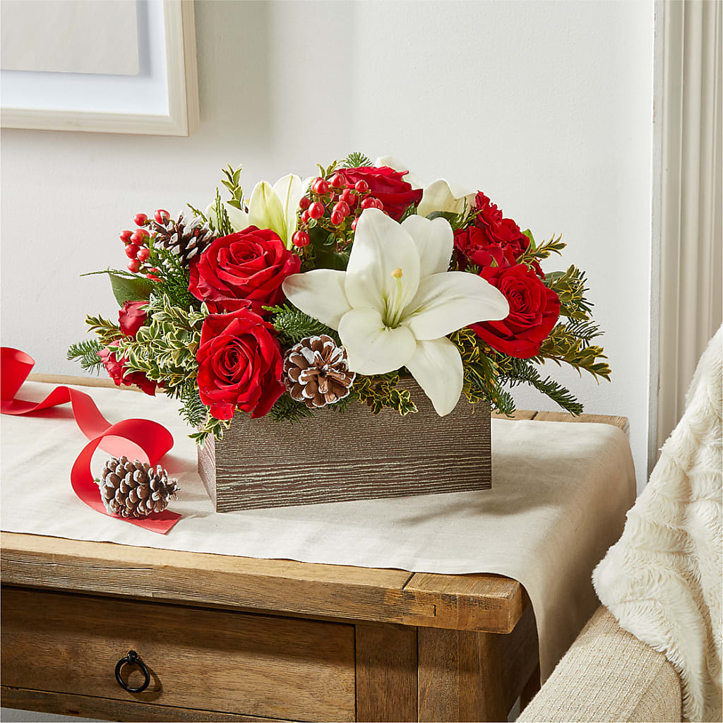 Snowy Wonderland Bouquet –  Grand Flowers/irish Rose, Novi MI