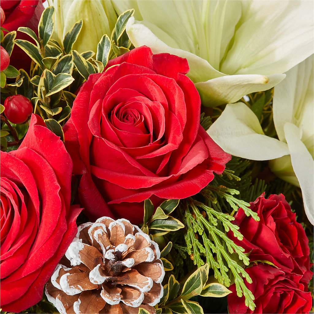 Snowy Wonderland Bouquet –  Grand Flowers/irish Rose, Novi MI