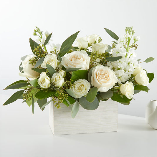 Fresh Linen Box Bouquet –  Grand Flowers/irish Rose, Novi MI