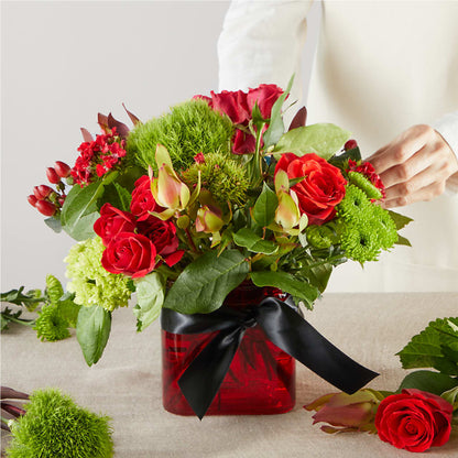 Heritage Kindle – A Florist Original –  Grand Flowers/irish Rose, Novi MI