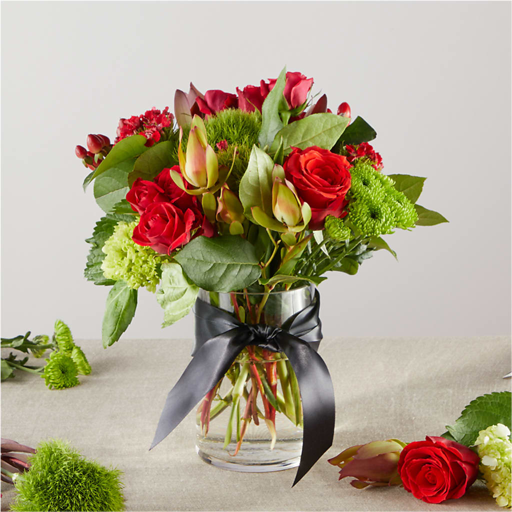 Heritage Kindle – A Florist Original –  Grand Flowers/irish Rose, Novi MI