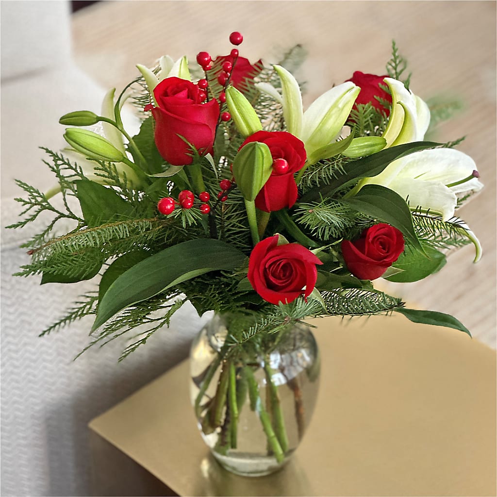 Sparkling Snowflakes Bouquet –  Grand Flowers/irish Rose, Novi MI