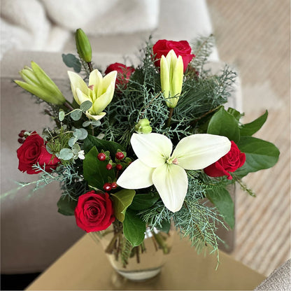 Glittering Lights Bouquet –  Grand Flowers/irish Rose, Novi MI