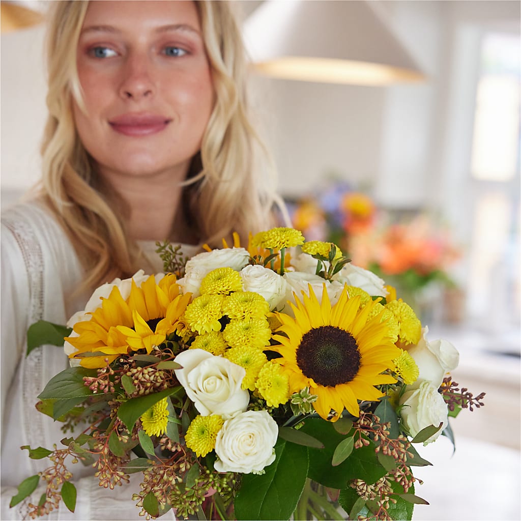 Luminous Morning Bouquet –  Grand Flowers/irish Rose, Novi MI