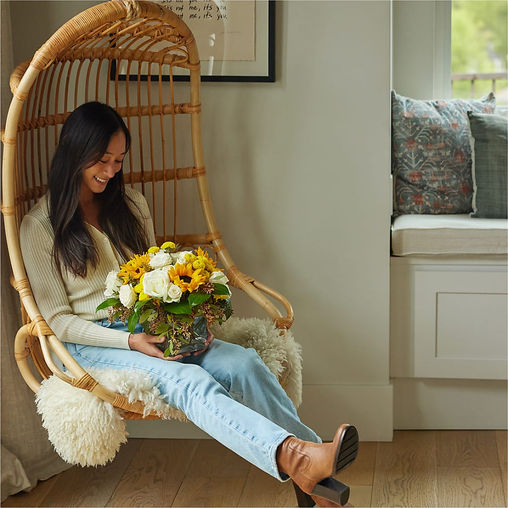 Luminous Morning Bouquet –  Grand Flowers/irish Rose, Novi MI