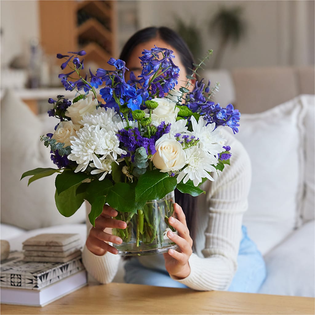Cerulean Waves Bouquet –  Grand Flowers/irish Rose, Novi MI