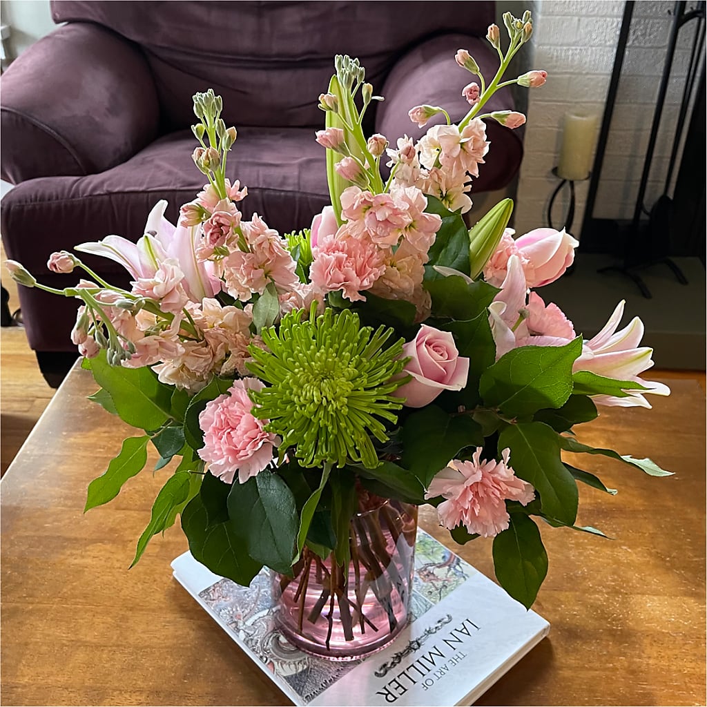 Pretty in Pink Bouquet –  Grand Flowers/irish Rose, Novi MI