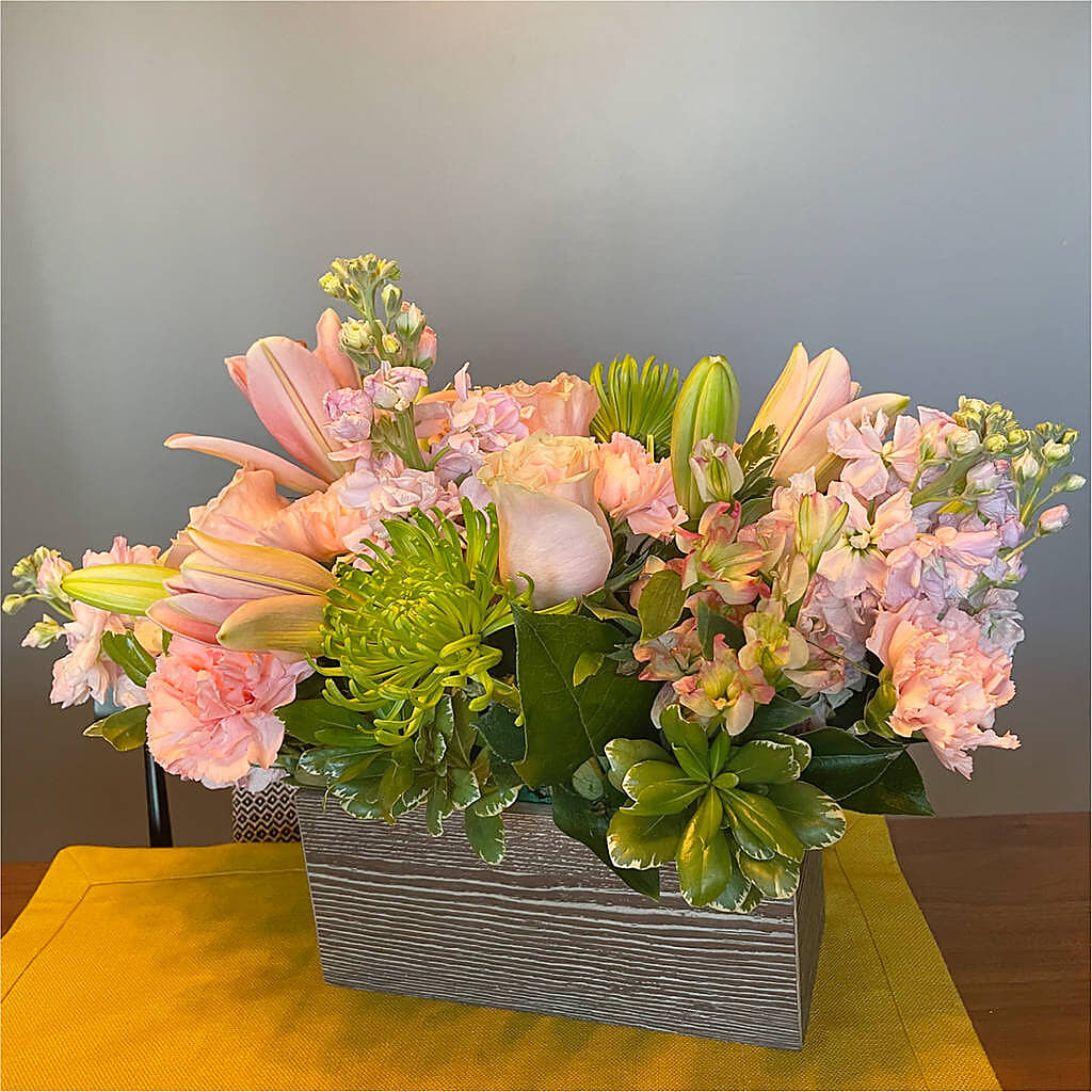 Beautiful Spirit Basket –  Grand Flowers/irish Rose, Novi MI