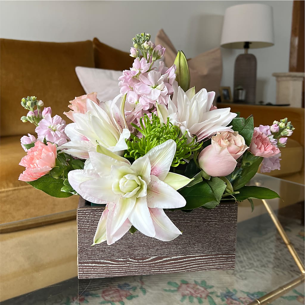 Beautiful Spirit Basket –  Grand Flowers/irish Rose, Novi MI