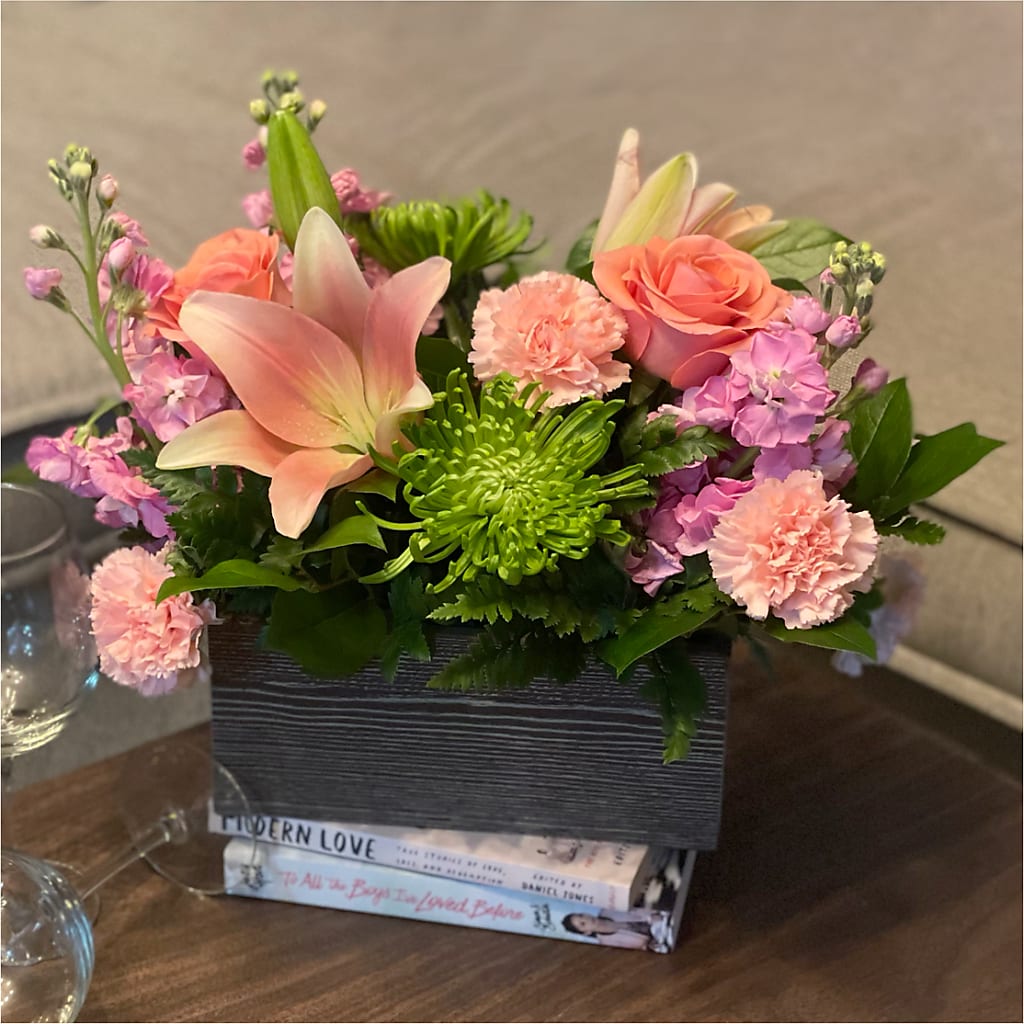 Beautiful Spirit Basket –  Grand Flowers/irish Rose, Novi MI