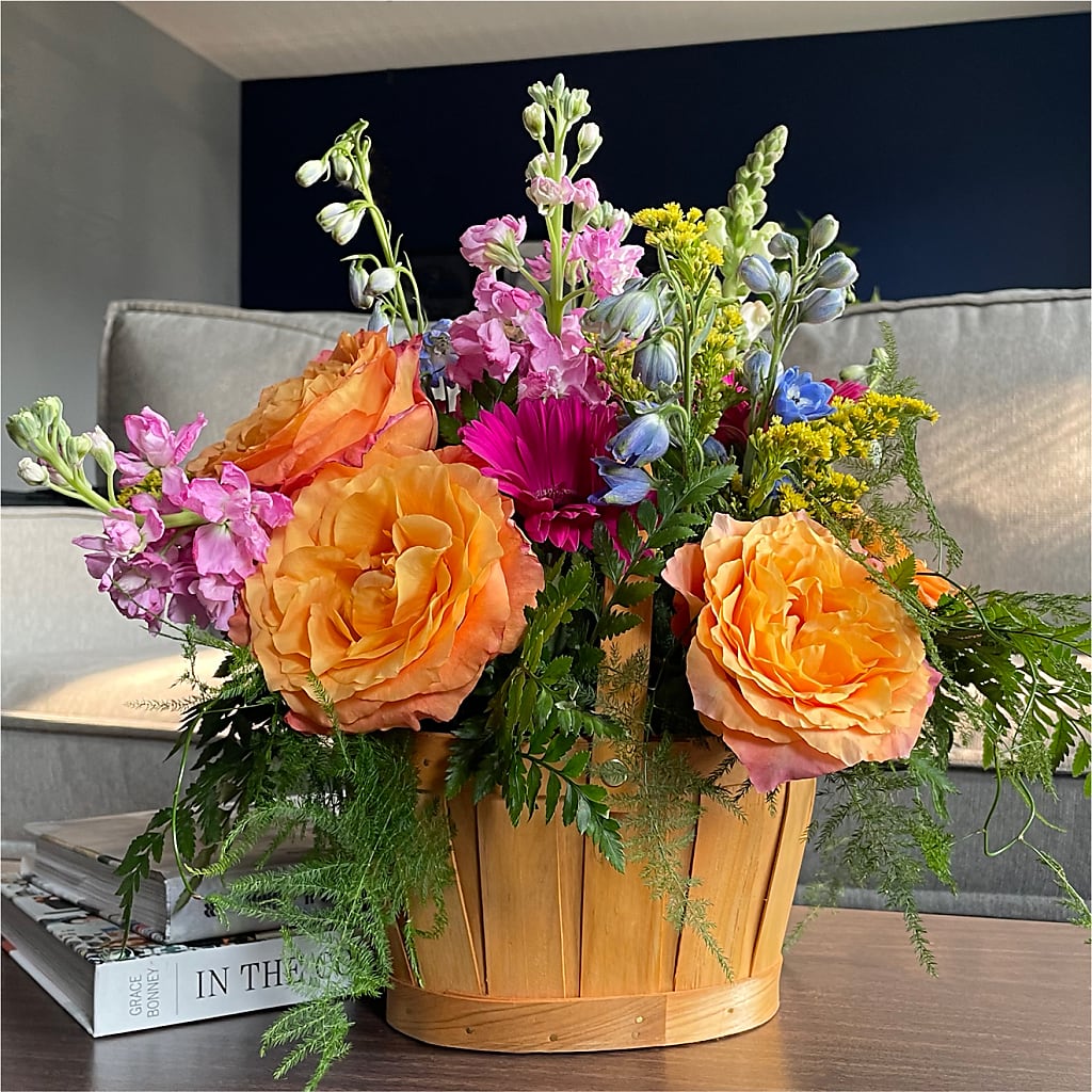 Garden of Life Basket –  Grand Flowers/irish Rose, Novi MI