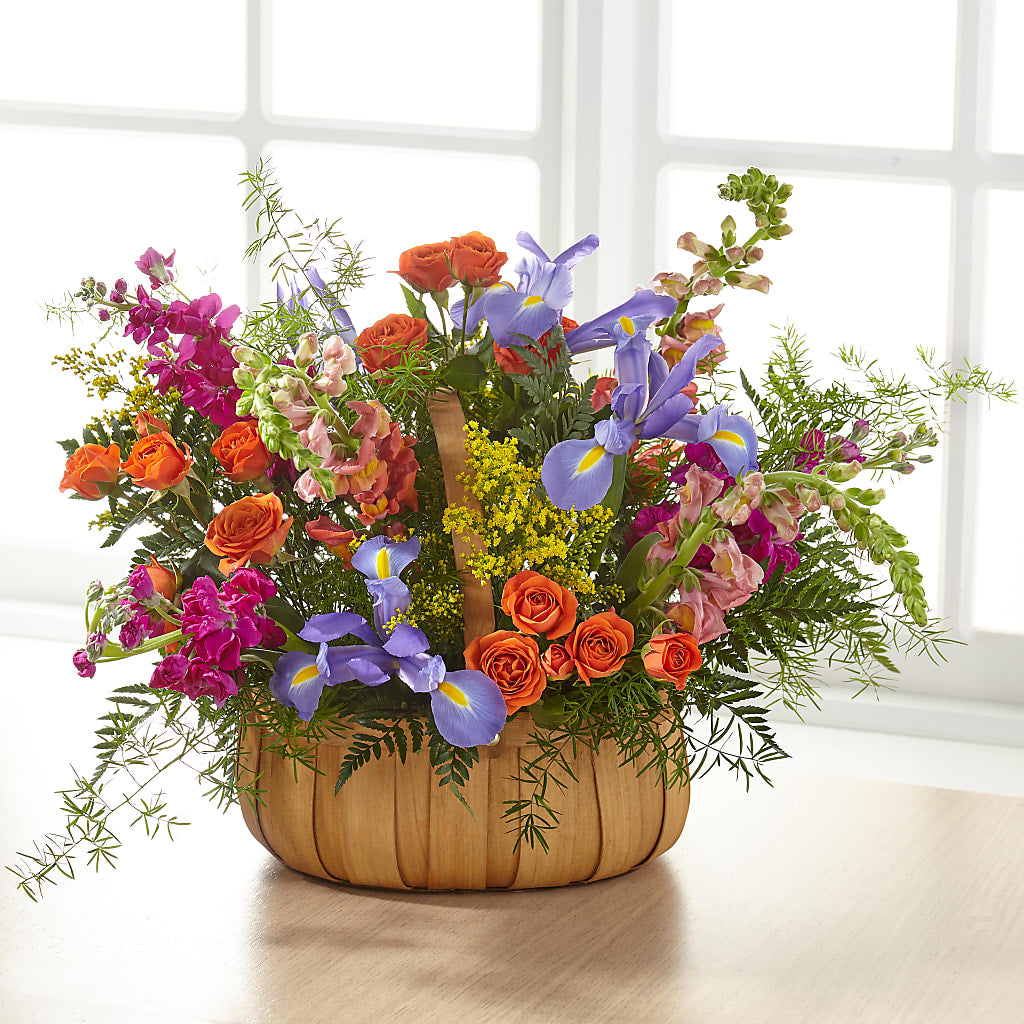 Garden of Life Basket –  Grand Flowers/irish Rose, Novi MI