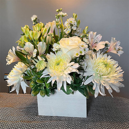Eternal Affection Arrangement –  Grand Flowers/irish Rose, Novi MI