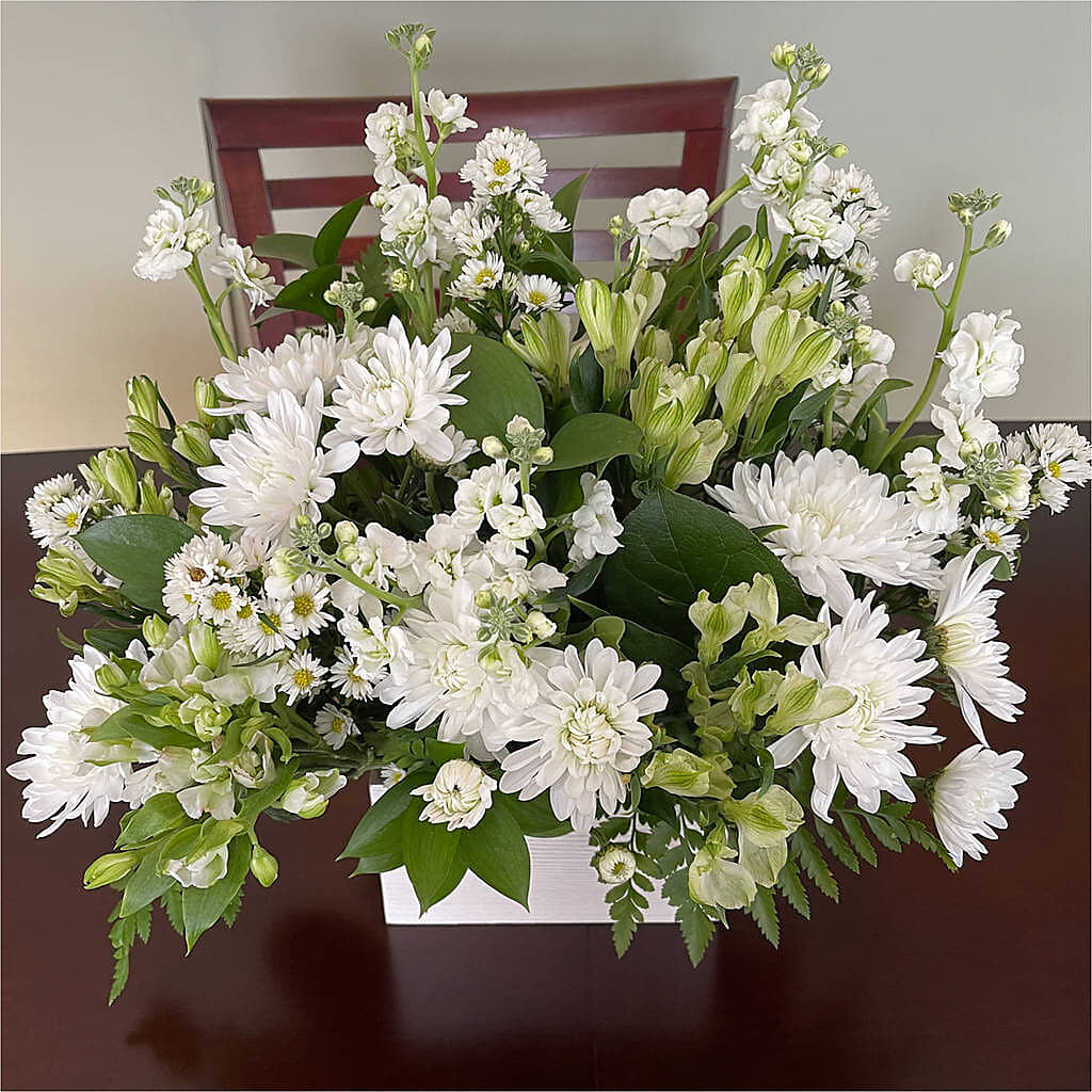 Eternal Affection Arrangement –  Grand Flowers/irish Rose, Novi MI