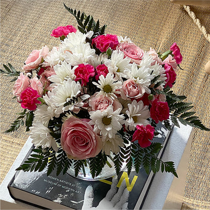 Sweet Surprises® Bouquet –  Grand Flowers/irish Rose, Novi MI